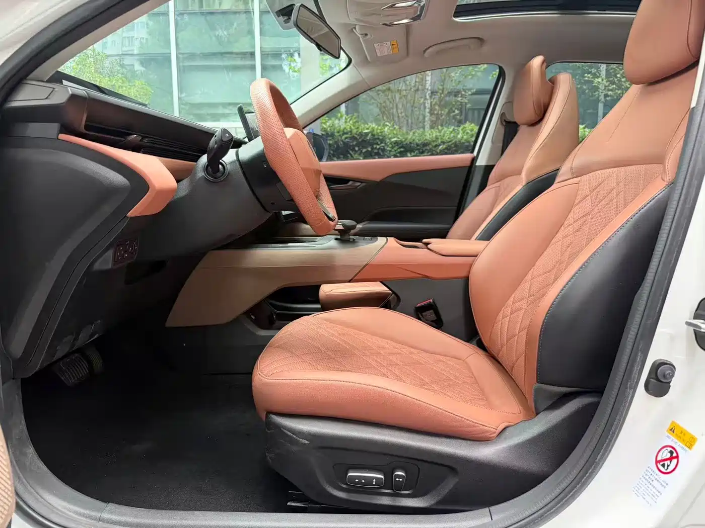 Фото 7 - Changan Eado