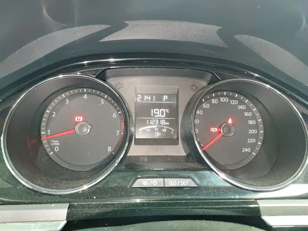 Volkswagen Bora 2018 1.5L Automatic Comfort фото 12