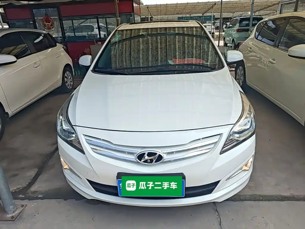Hyundai Reina 2016 2016 1.4L Automatic GLX Leading