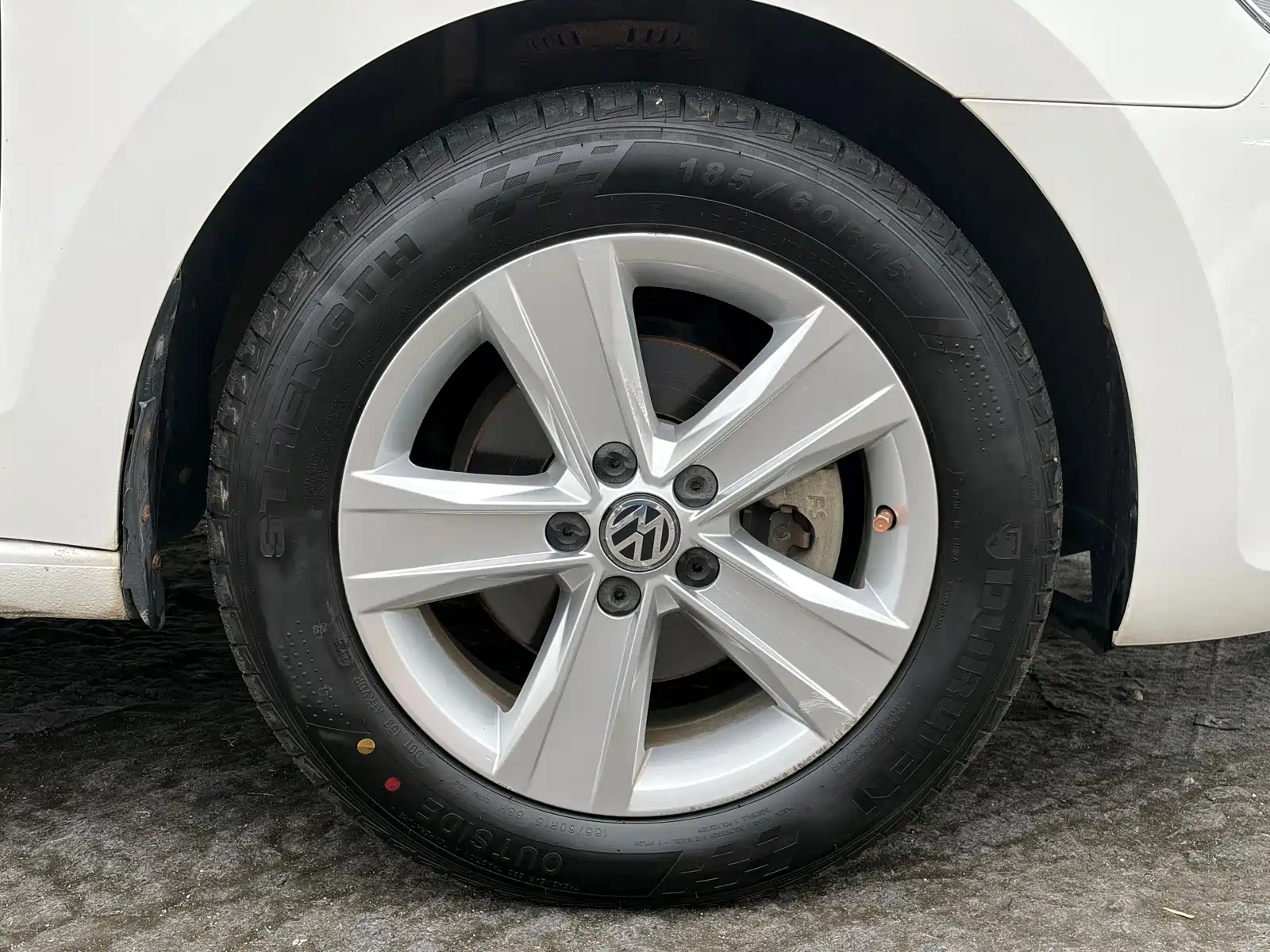 Photo 15 - Volkswagen Jetta