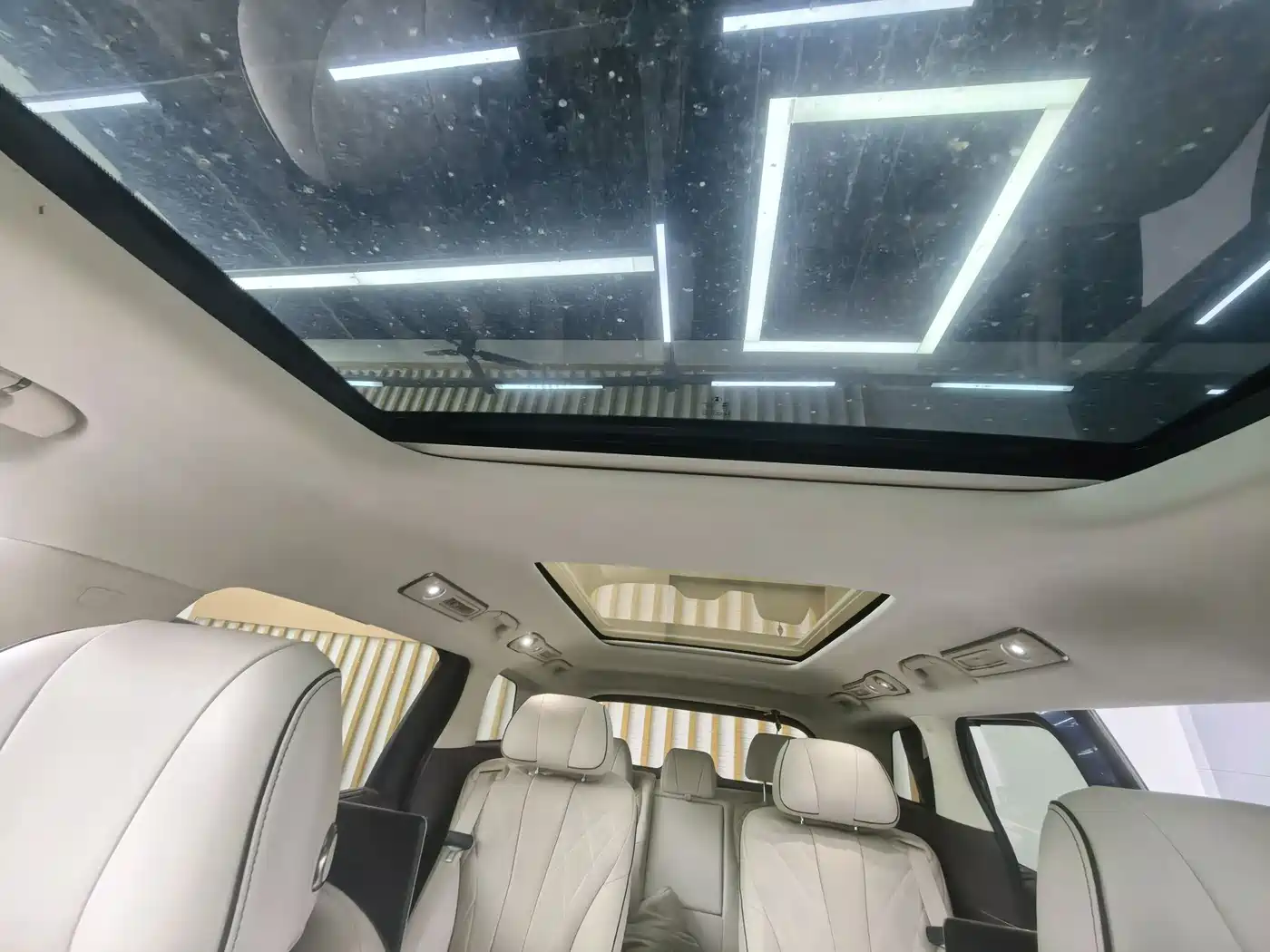 Denza D9 2024 DM-i 980 AWD Flagship фото 11