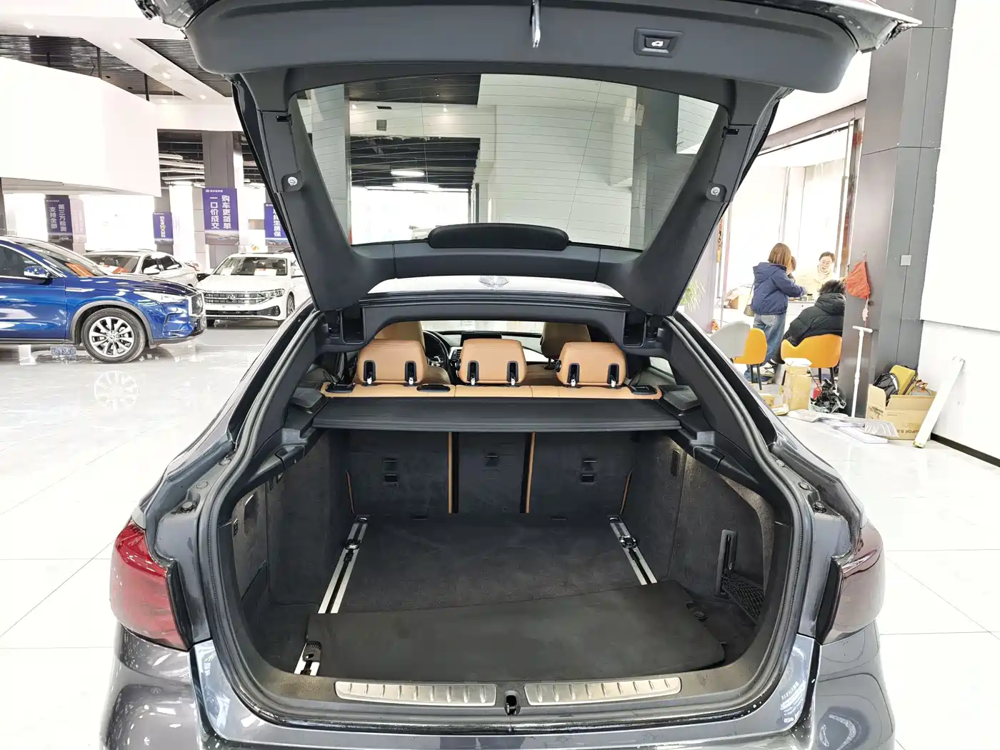 BMW 3 Series GT 2019 320i M Sport Model фото 7
