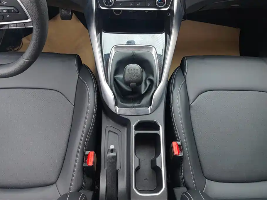 SAIC Maxus Maxus G50 2019 1.3T Manual Elite Edition China VI фото 16