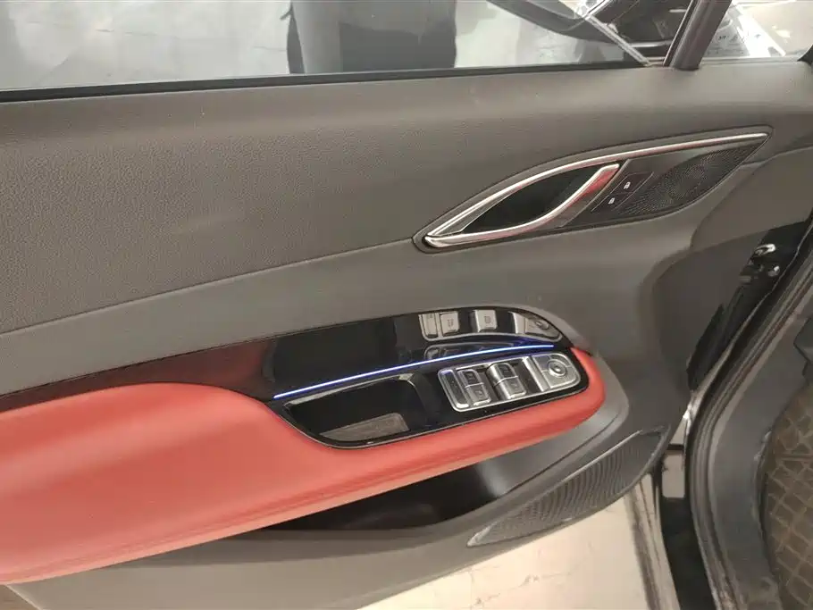 Hongqi HONGQI HS3 PHEV