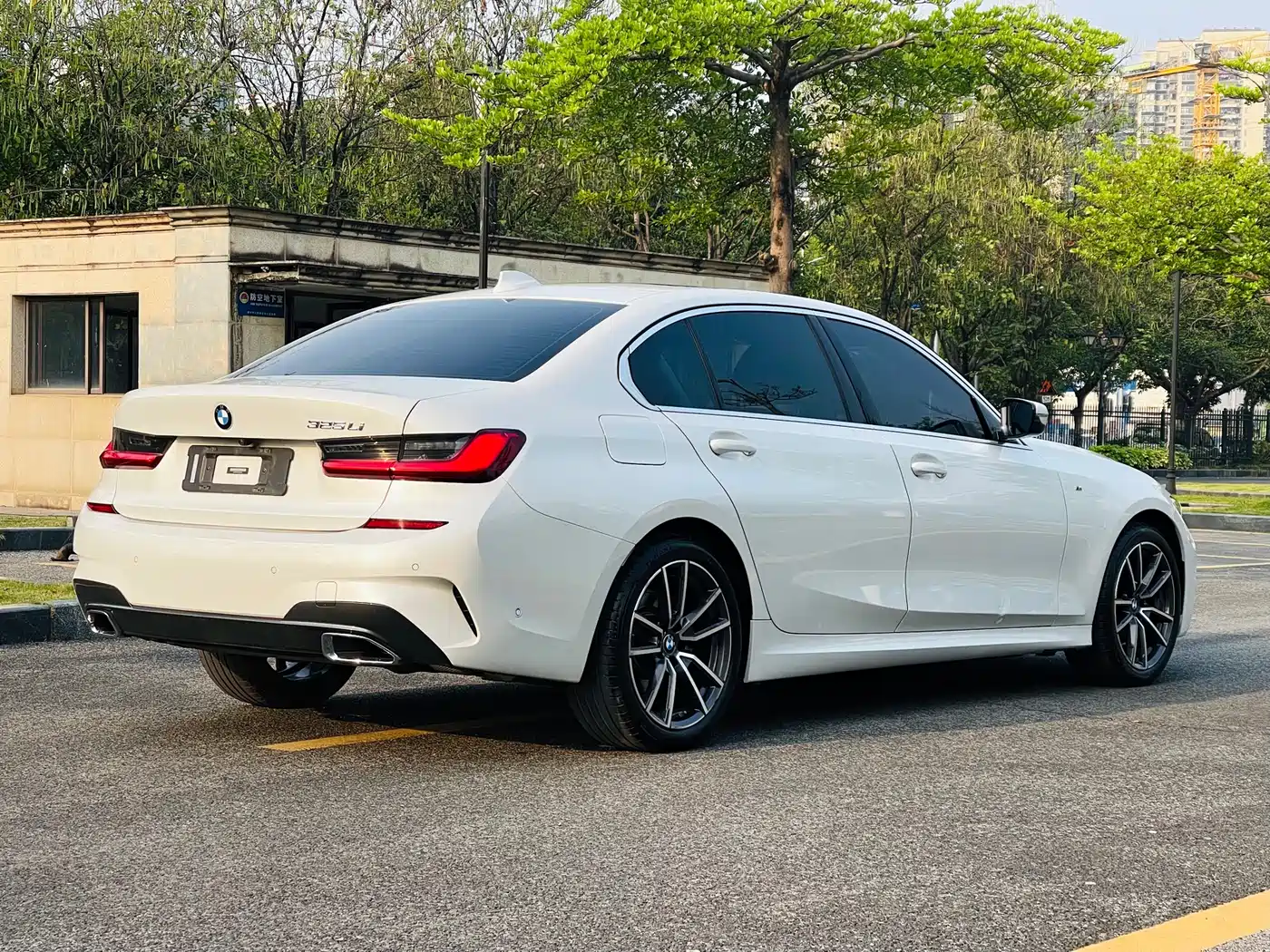 BMW 3 Series 2020 325Li M Sport Package фото 6