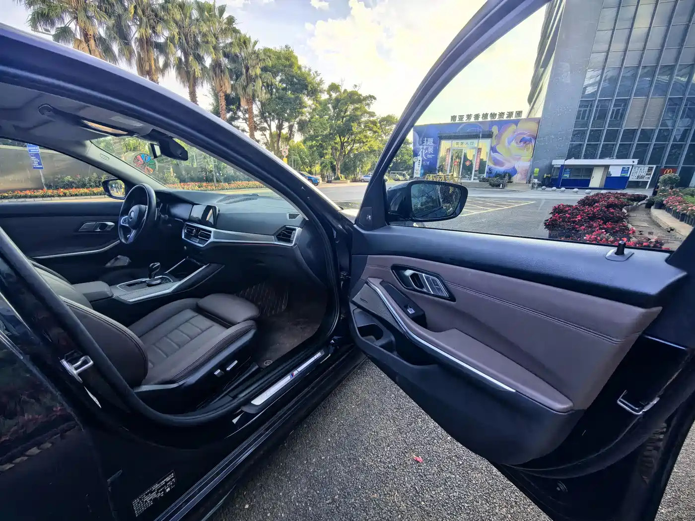 BMW 3 Series 2021 330Li xDrive M Sport Night Edition фото 9