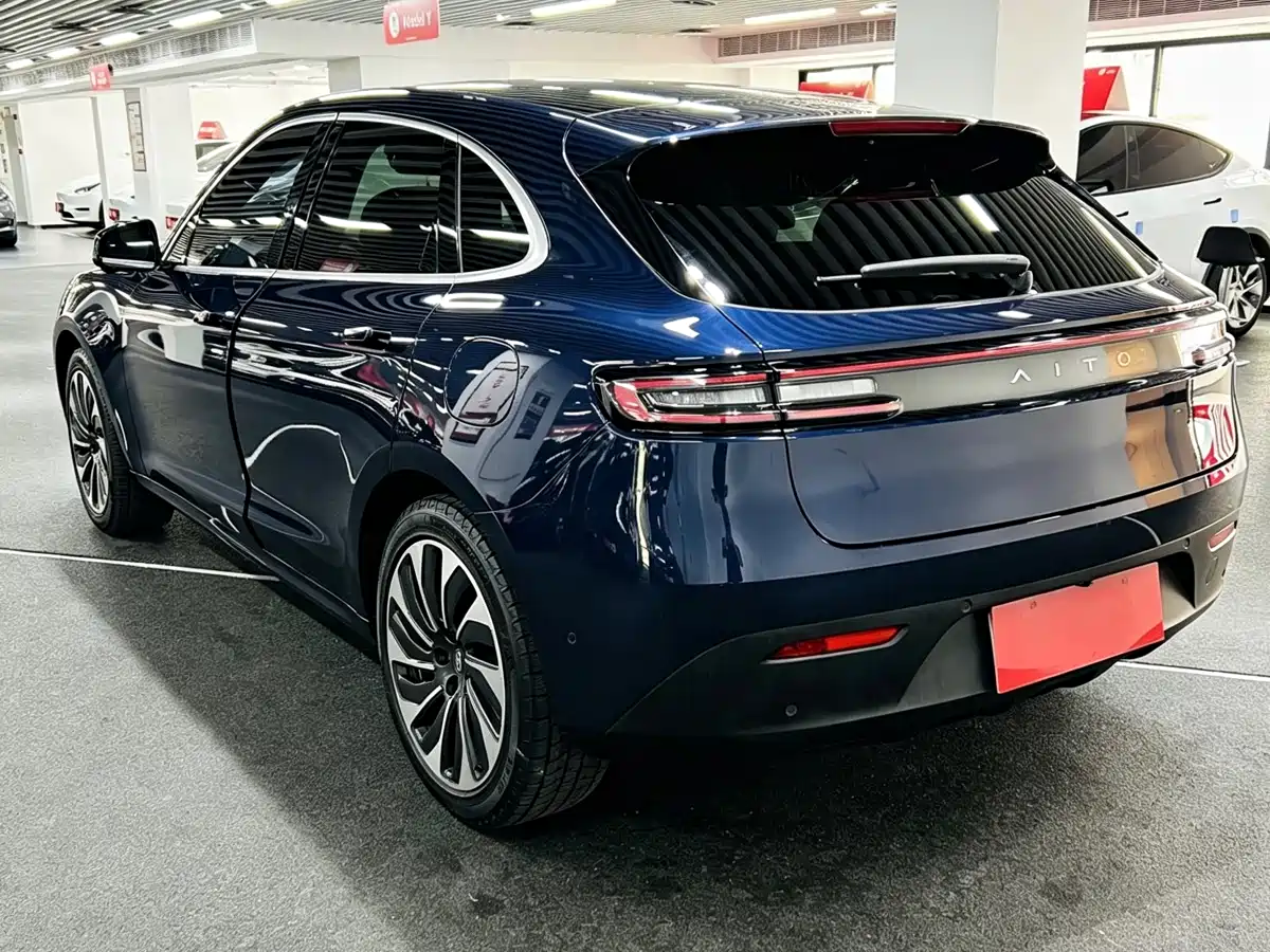 AITO Wenjie AITO M5 2022 Extended Range AWD Performance Edition фото 6
