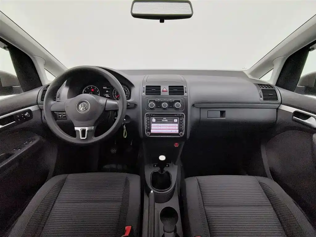 Volkswagen Touran 2015 1.4T Manual Trend Edition 5-seater фото 5