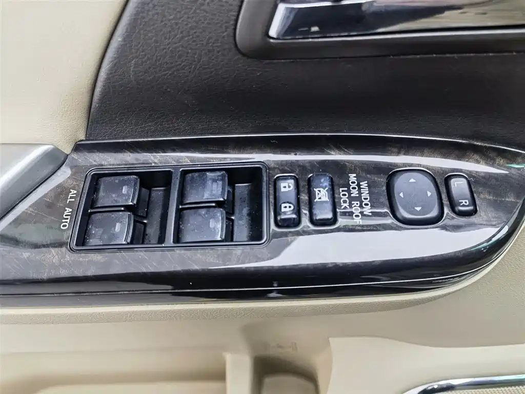 Toyota Alphard 2012 3.5L Luxury Edition фото 9
