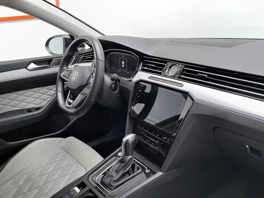 Volkswagen Magotan 2023 Model 2 Million Commemorative Edition 330TSI DSG Luxury фото 22