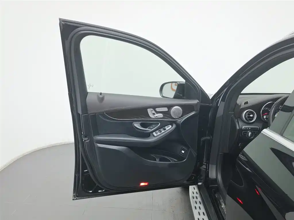 Mercedes-Benz GLC 2018 Facelift GLC 300 4MATIC Dynamic фото 8