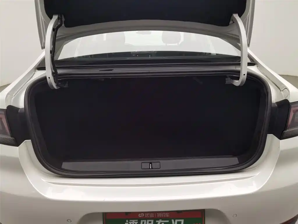 Peugeot 308 2019 230THP Automatic Luxury Edition China VI фото 16