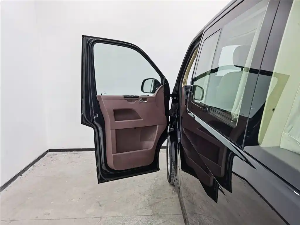 Volkswagen Caravelle 2015 2.0TSI 4WD Comfort фото 8