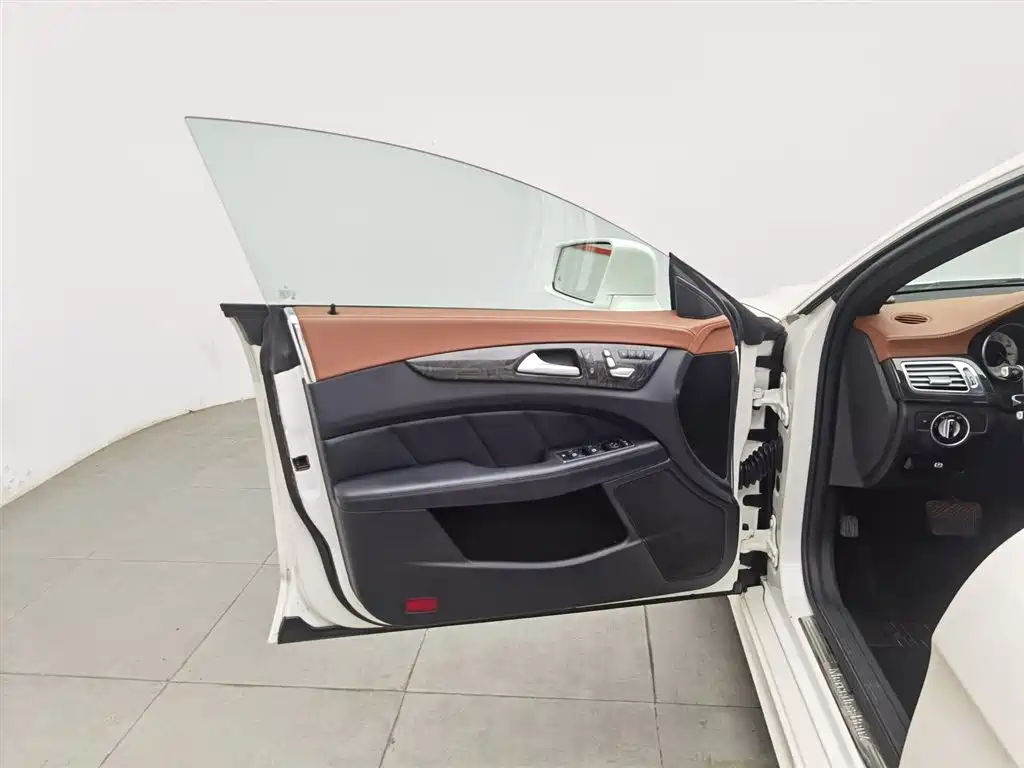Mercedes-Benz CLS 2015 CLS 320 фото 8