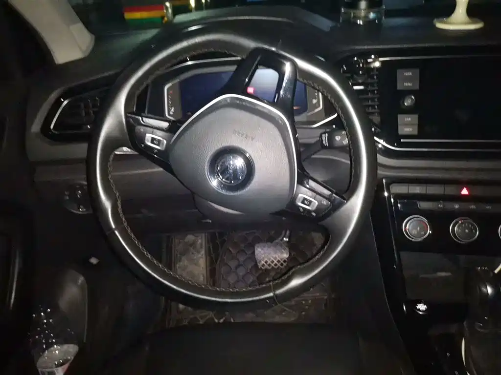 Volkswagen T-ROC 2020 280TSI DSG 2WD Comfort фото 3