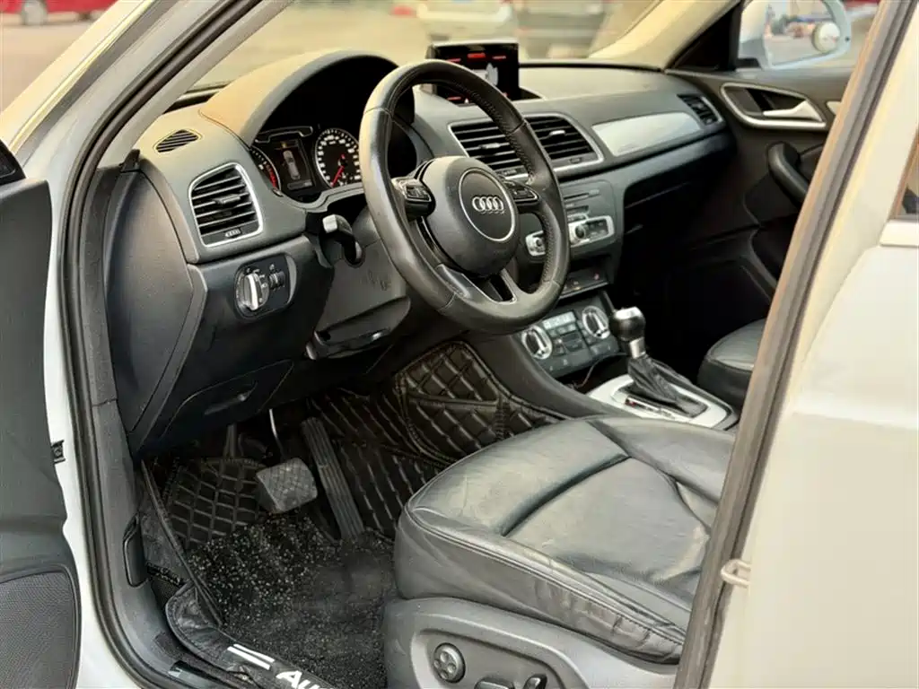 Audi Q3 2013 35 TFSI quattro Technology фото 10