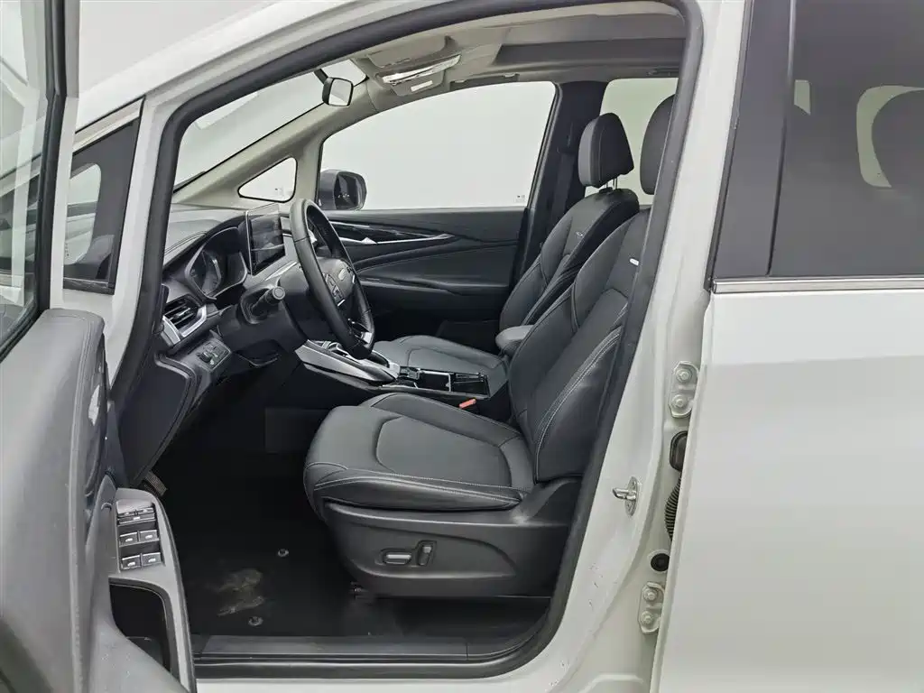 SAIC Maxus Maxus G50 2019 1.5T Debut Automatic Luxury Edition 7-seater фото 10
