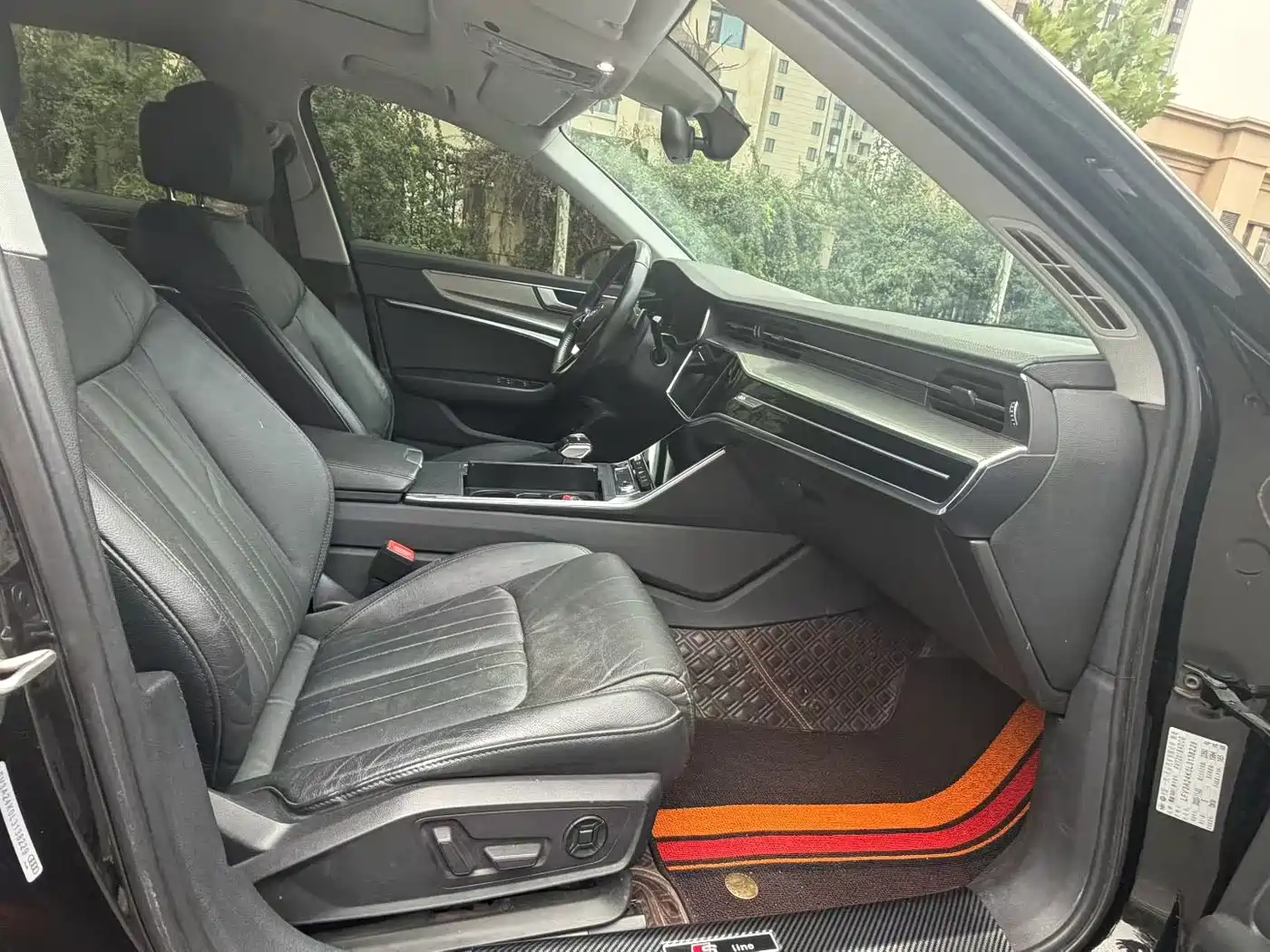 Фото 4 - Audi A6L