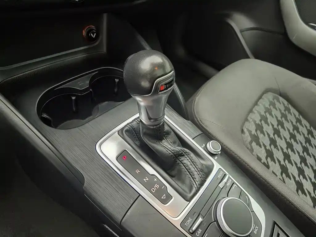Audi A3 2015 Limousine 35 TFSI Millionth Anniversary Intelligent Leader Type фото 13