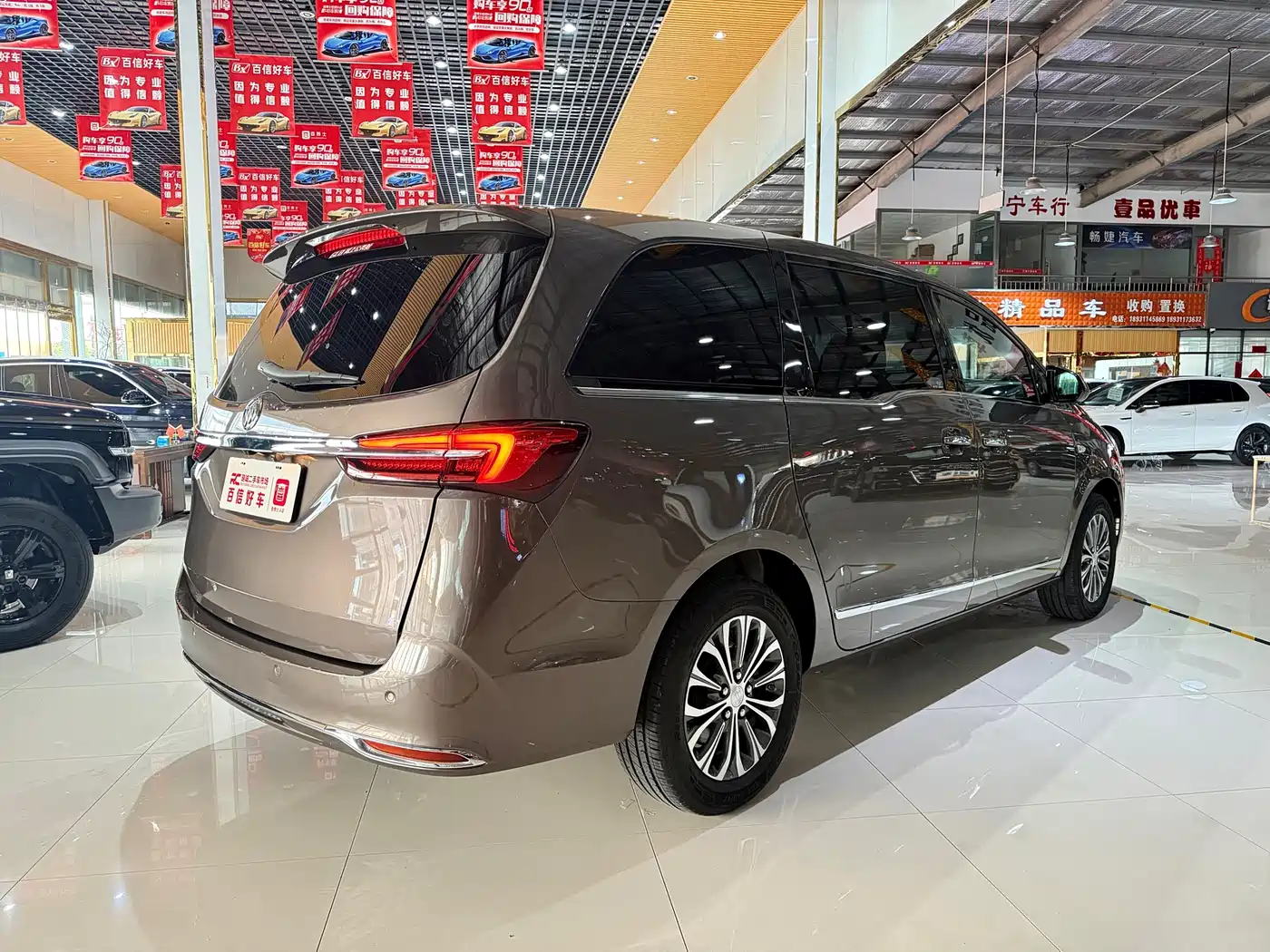 Buick GL8 2021 Land Business Class 652T Luxury фото 5