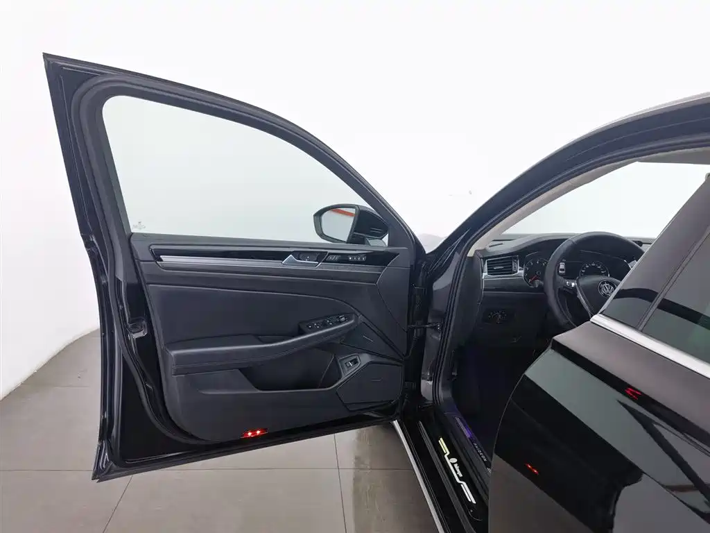 Volkswagen Phideon 2016 380TSI 2WD Prestige Edition фото 8