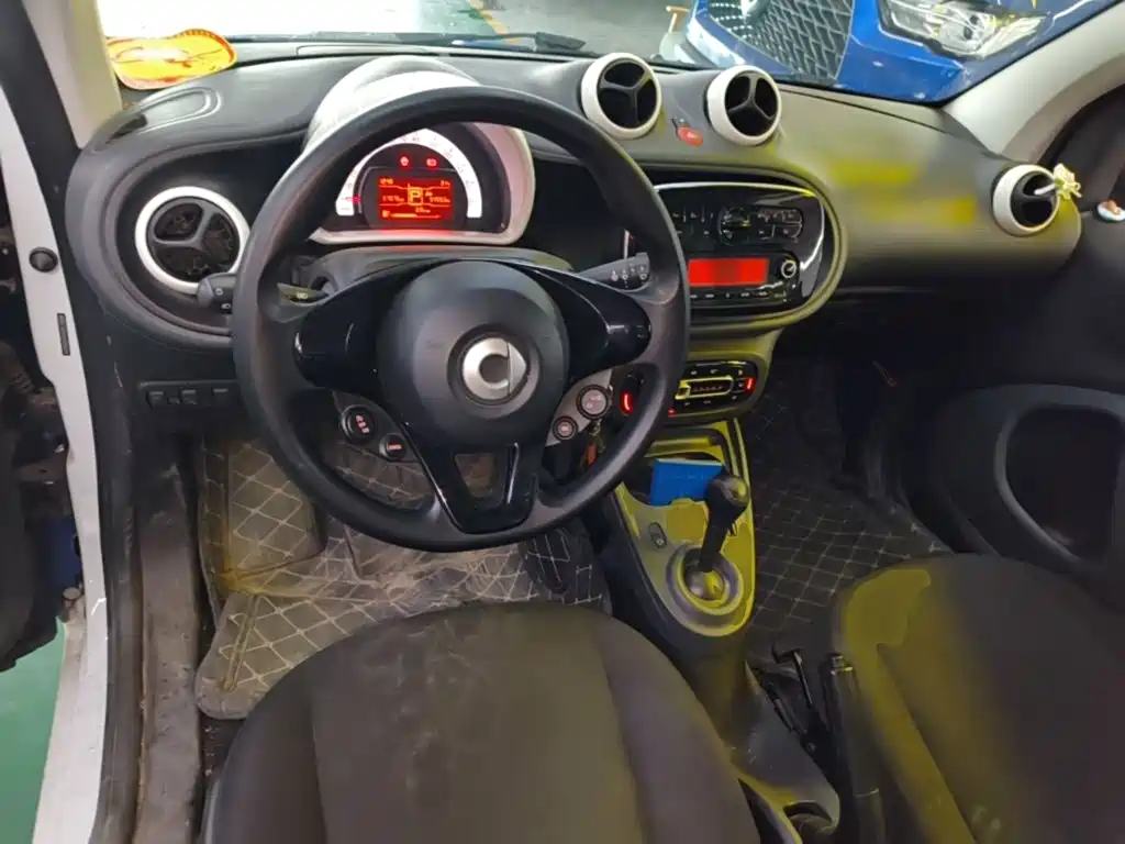 Photo 10 - smart fortwo