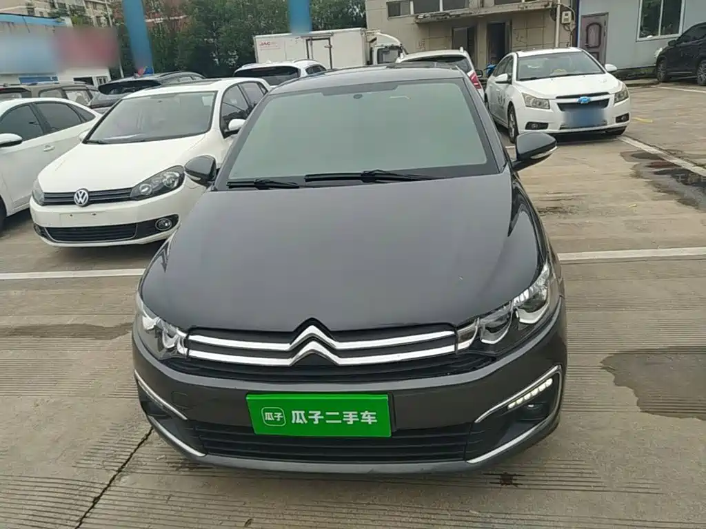 Фото 3 - Citroën Elysee