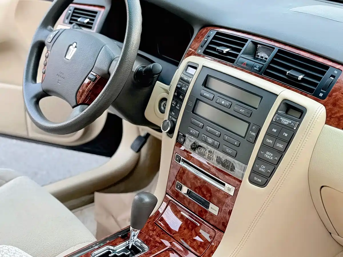 Toyota Crown 2007 2.5L Royal Special Edition фото 9