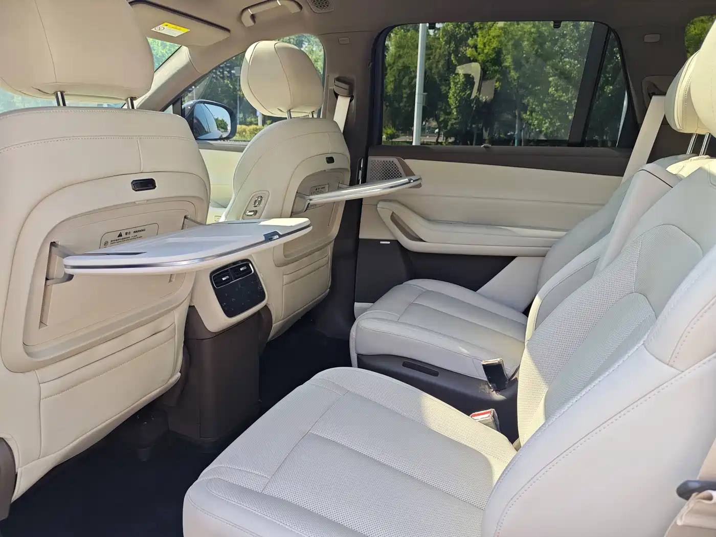 Denza N8L 2026 Model Prestige Edition фото 8