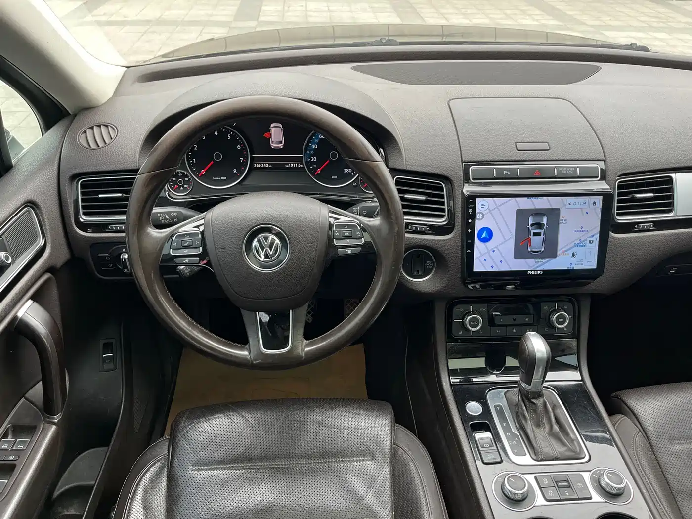 VOLKSWAGEN TOUAREG