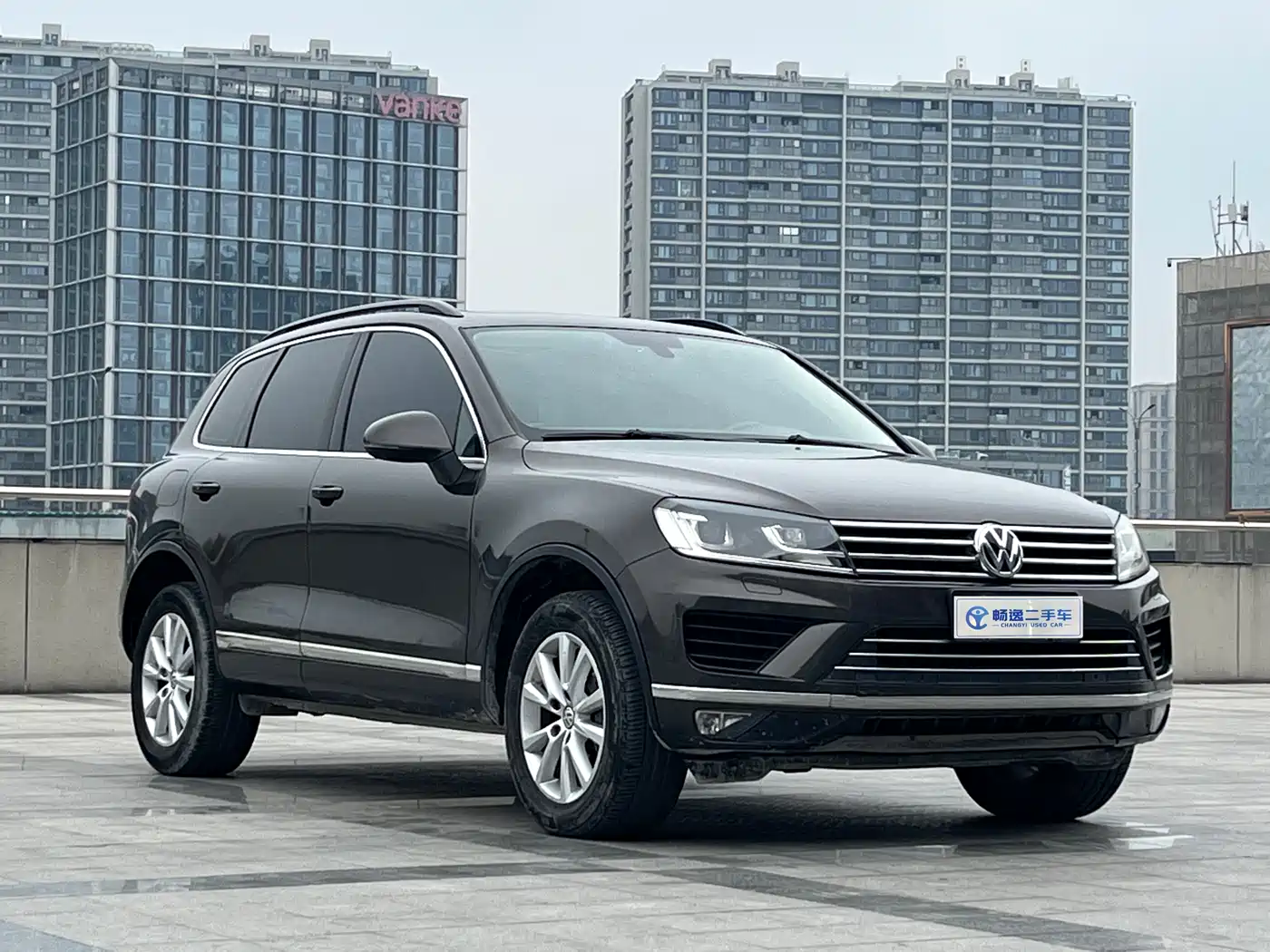 VOLKSWAGEN TOUAREG