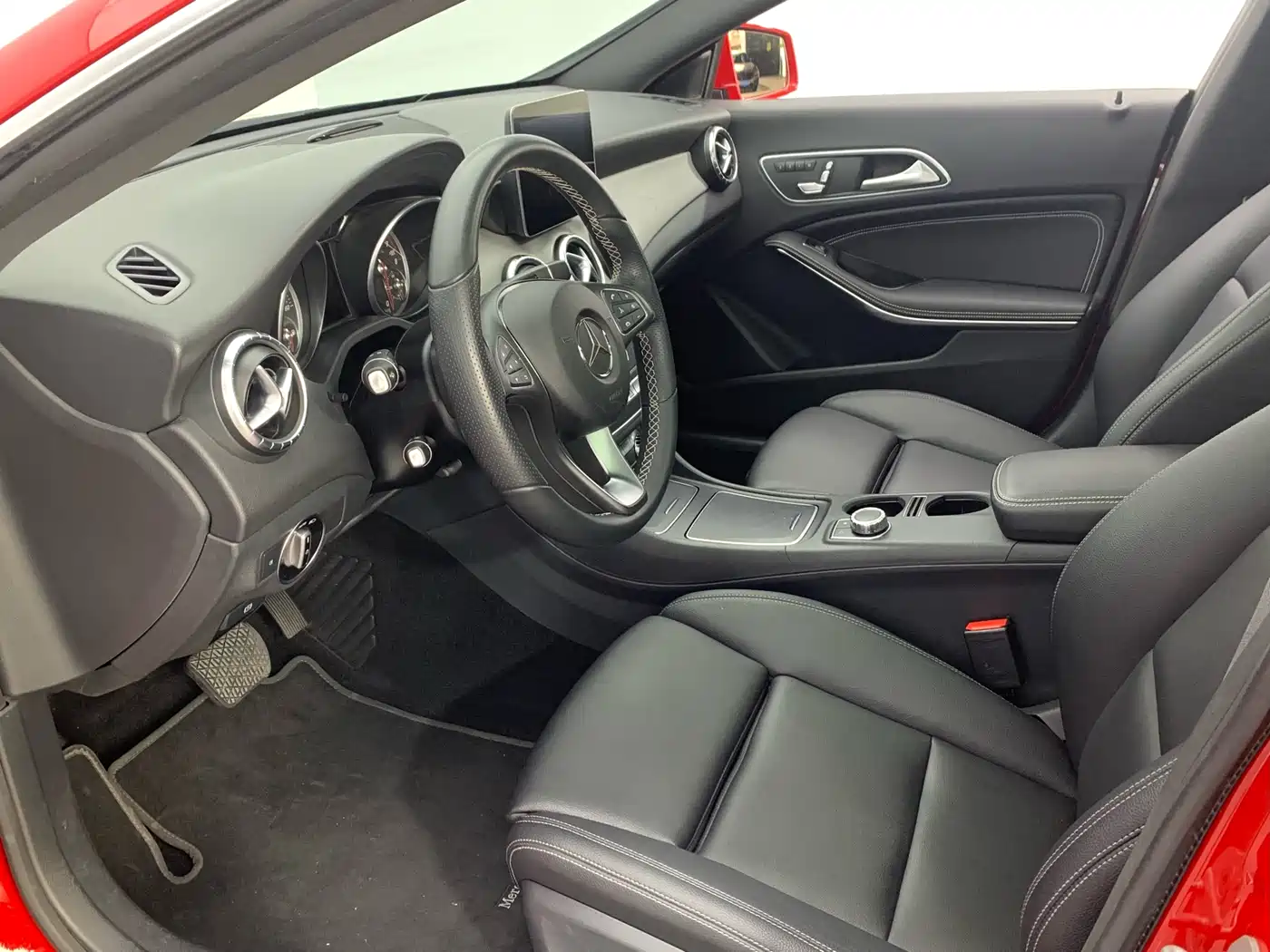 Mercedes-Benz CLA (Import) 2017 Facelift CLA 200 Style фото 11