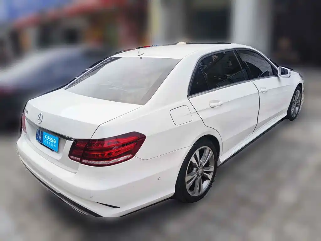 Photo 2 - Mercedes-Benz E-Class