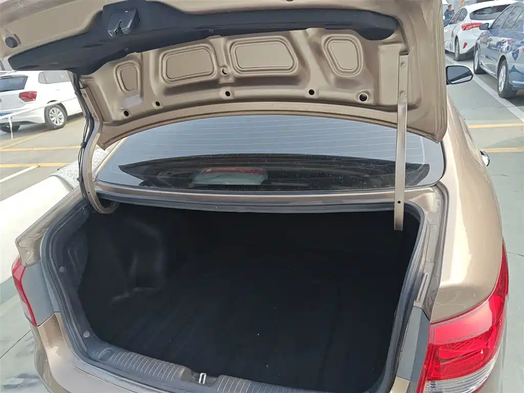 Kia K2 2015 Sedan 1.4L MT GLS фото 15