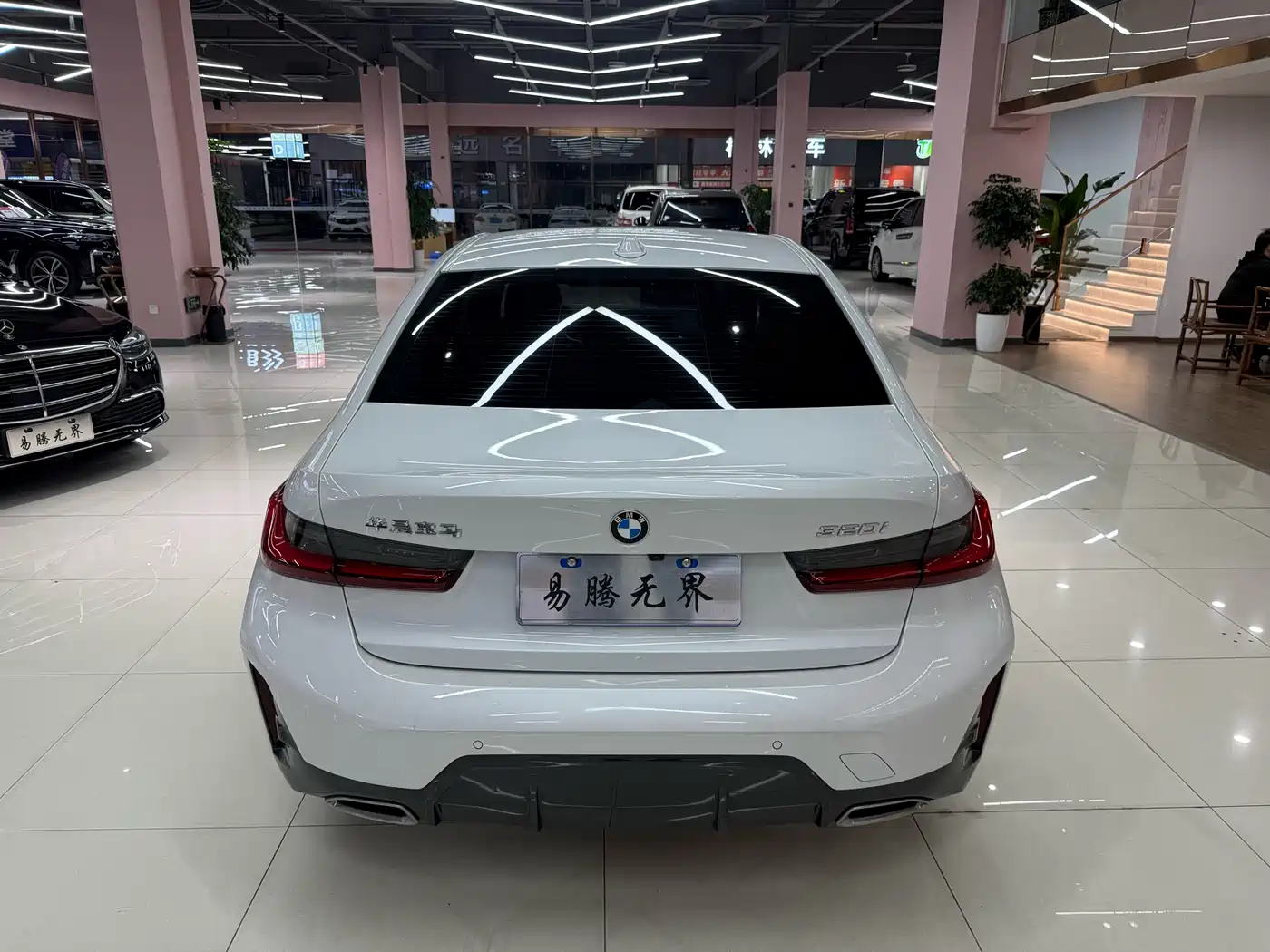 BMW 3 Series 2024 320i M Sport Package фото 8