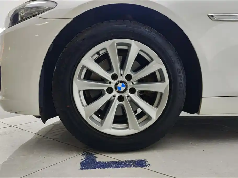 BMW 5 Series 2017 520Li Classic Edition фото 6