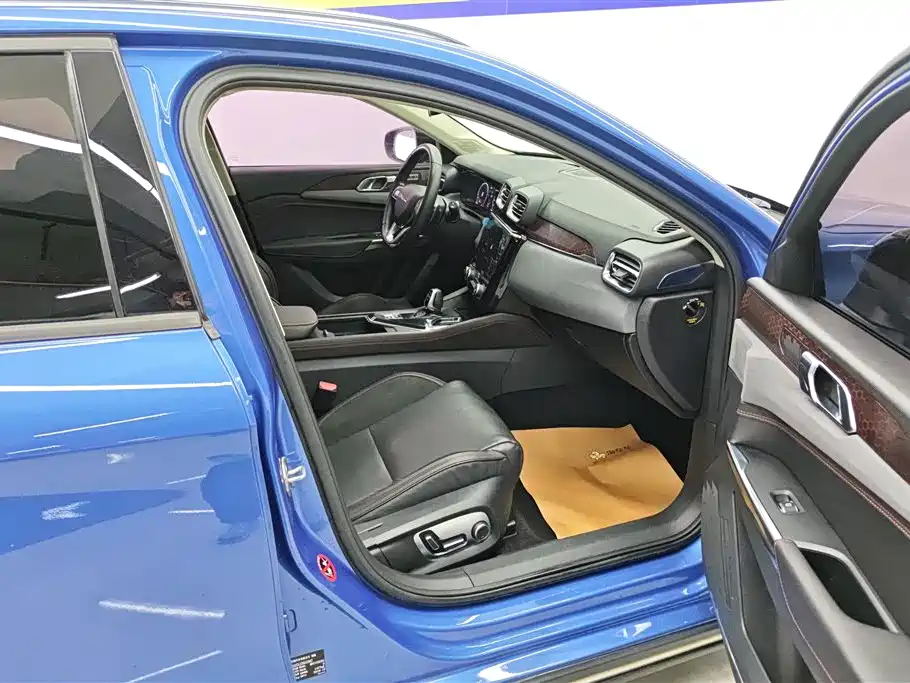 Lynk & Co 02 2018 1.5T DCT 2WD Power Pro Edition China V фото 8
