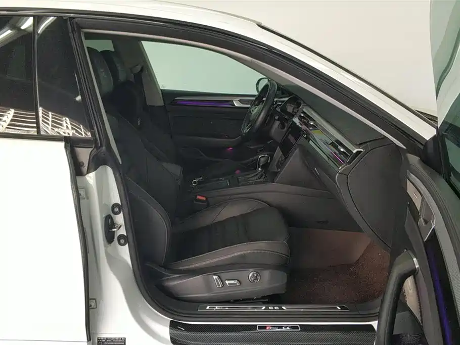 Volkswagen FAW-Volkswagen CC 2021 380TSI Eye-catching Edition 30th Anniversary фото 8