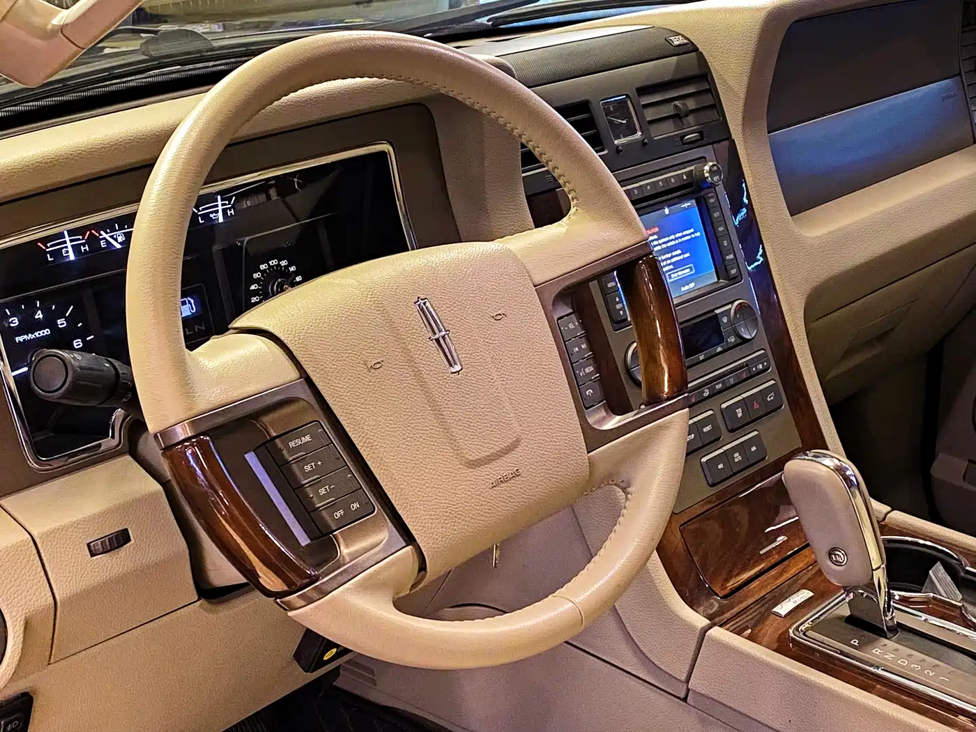 Lincoln Navigator 2010 5.4L AWD фото 11