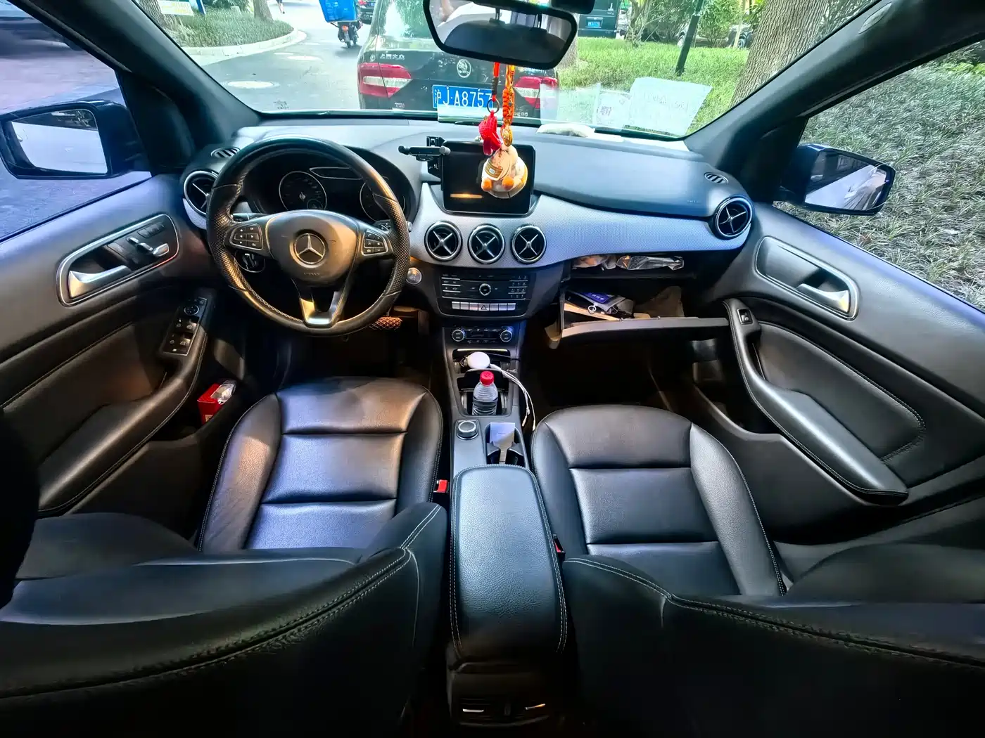صورة 7 - Mercedes-Benz B-Class