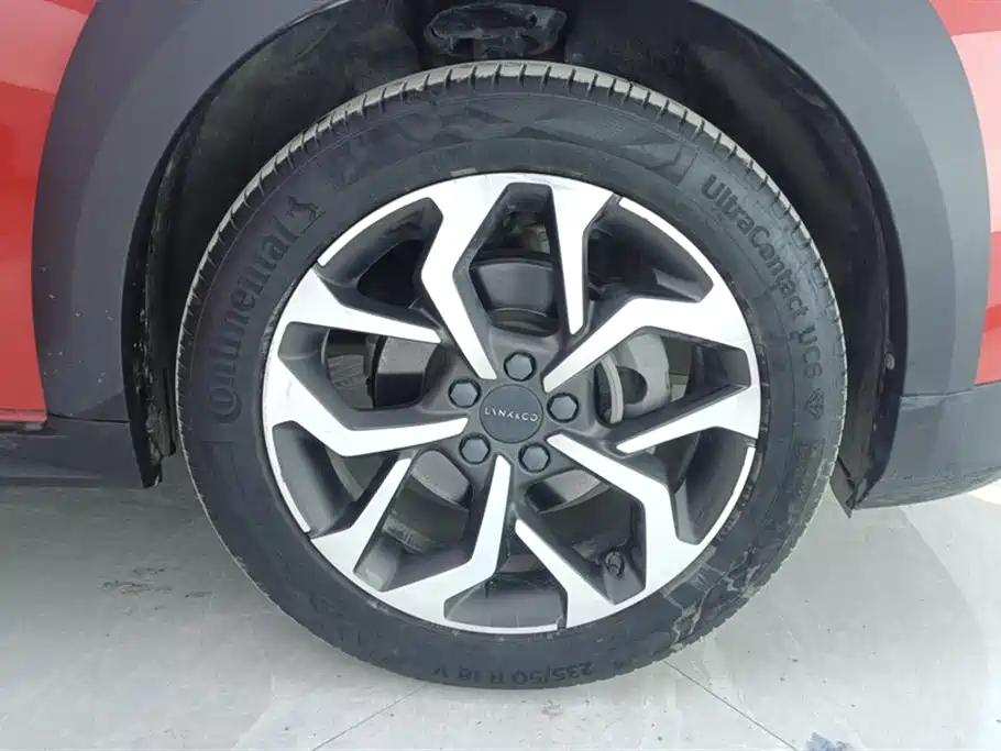 Lynk & Co 02 2018 1.5T DCT 2WD Power Edition China V фото 6