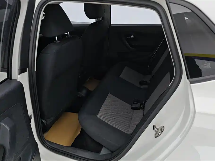 Volkswagen Polo 2014 1.4L Manual Trend Edition фото 11