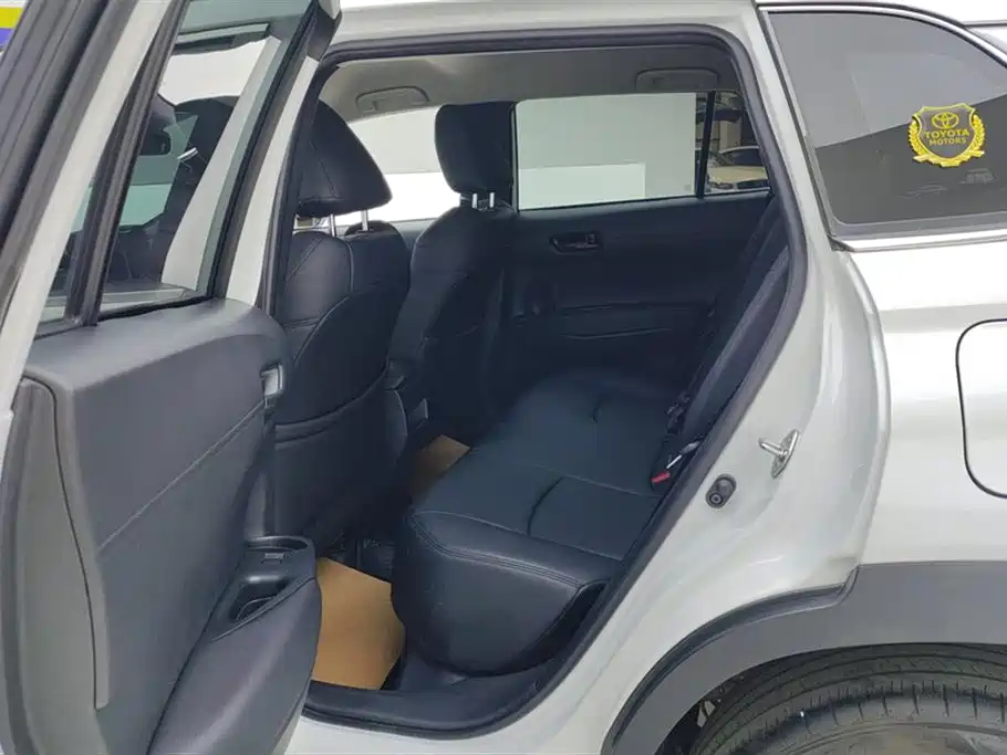 Toyota Corolla Cross 2024 Model 2.0L Pioneer Edition фото 11