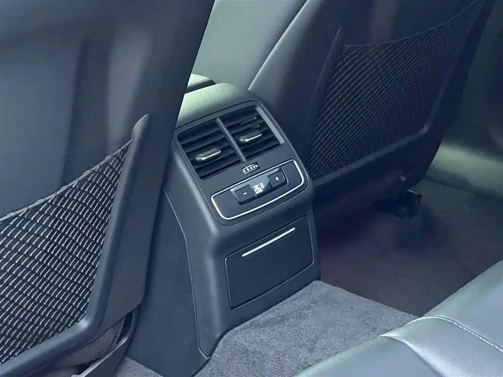 Audi A4L 2022 40 TFSI Luxury Dynamic фото 24