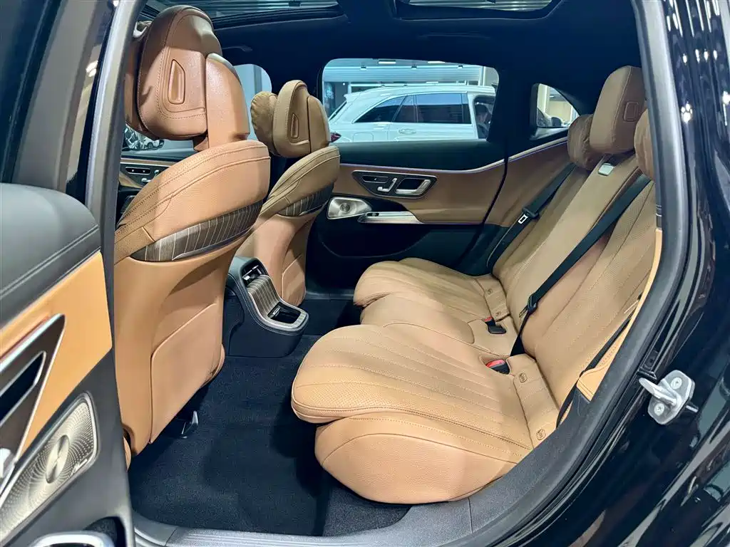 Mercedes-Benz E-Class 2024 Model E 300 L Luxury фото 20
