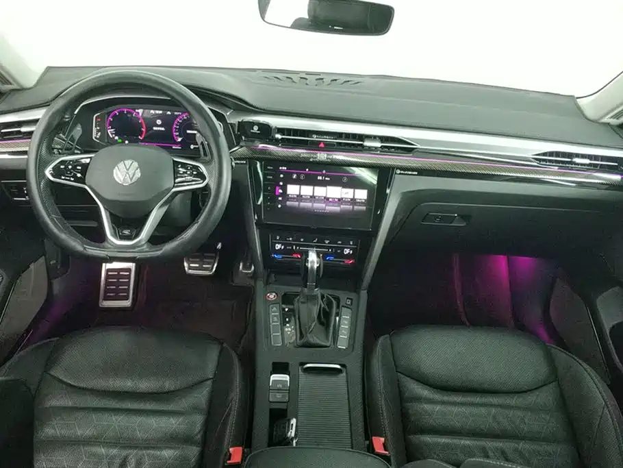 Volkswagen FAW-Volkswagen CC 2021 380TSI Eye-catching Edition 30th Anniversary фото 12