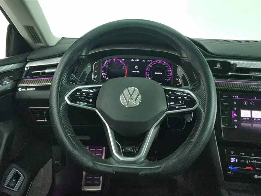 Volkswagen FAW-Volkswagen CC 2021 380TSI Eye-catching Edition 30th Anniversary фото 15