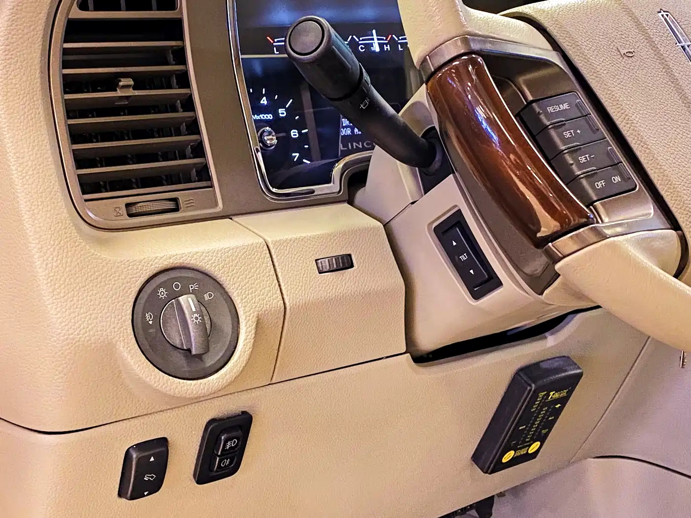 Lincoln Navigator 2010 5.4L AWD фото 10