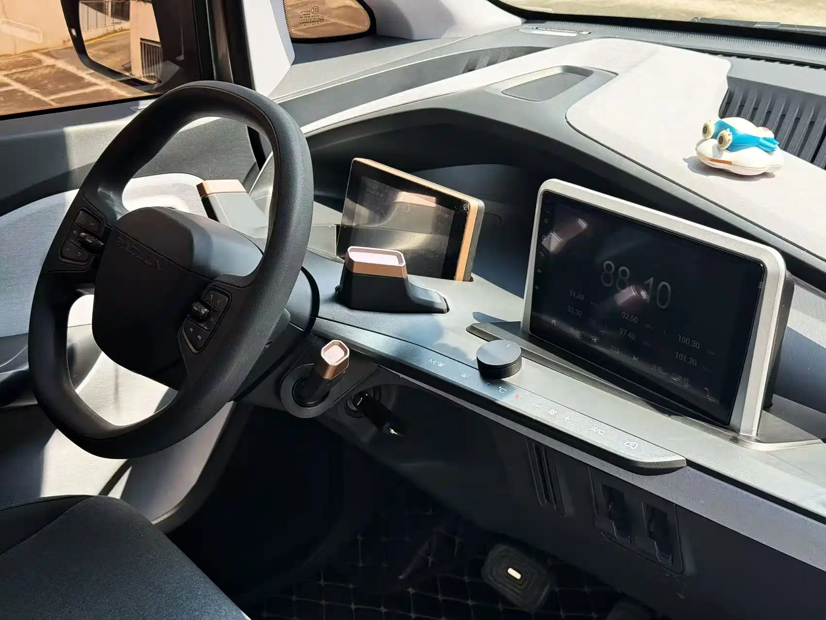 Фото 7 - Baojun E200