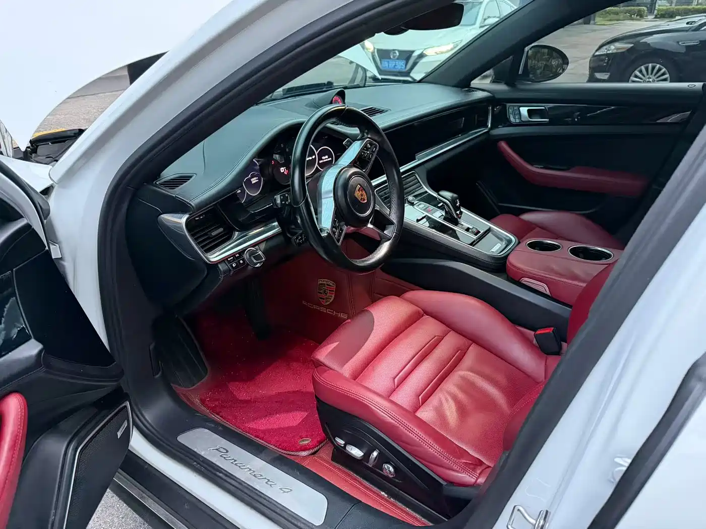 Porsche Panamera 2017 Panamera 4 Executive Long Wheelbase 3.0T фото 2